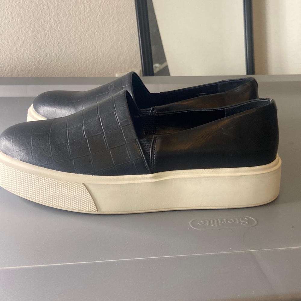Black Nwot Vince Camuto women shoe size 11